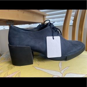 Camper navy blue suede heels with laces